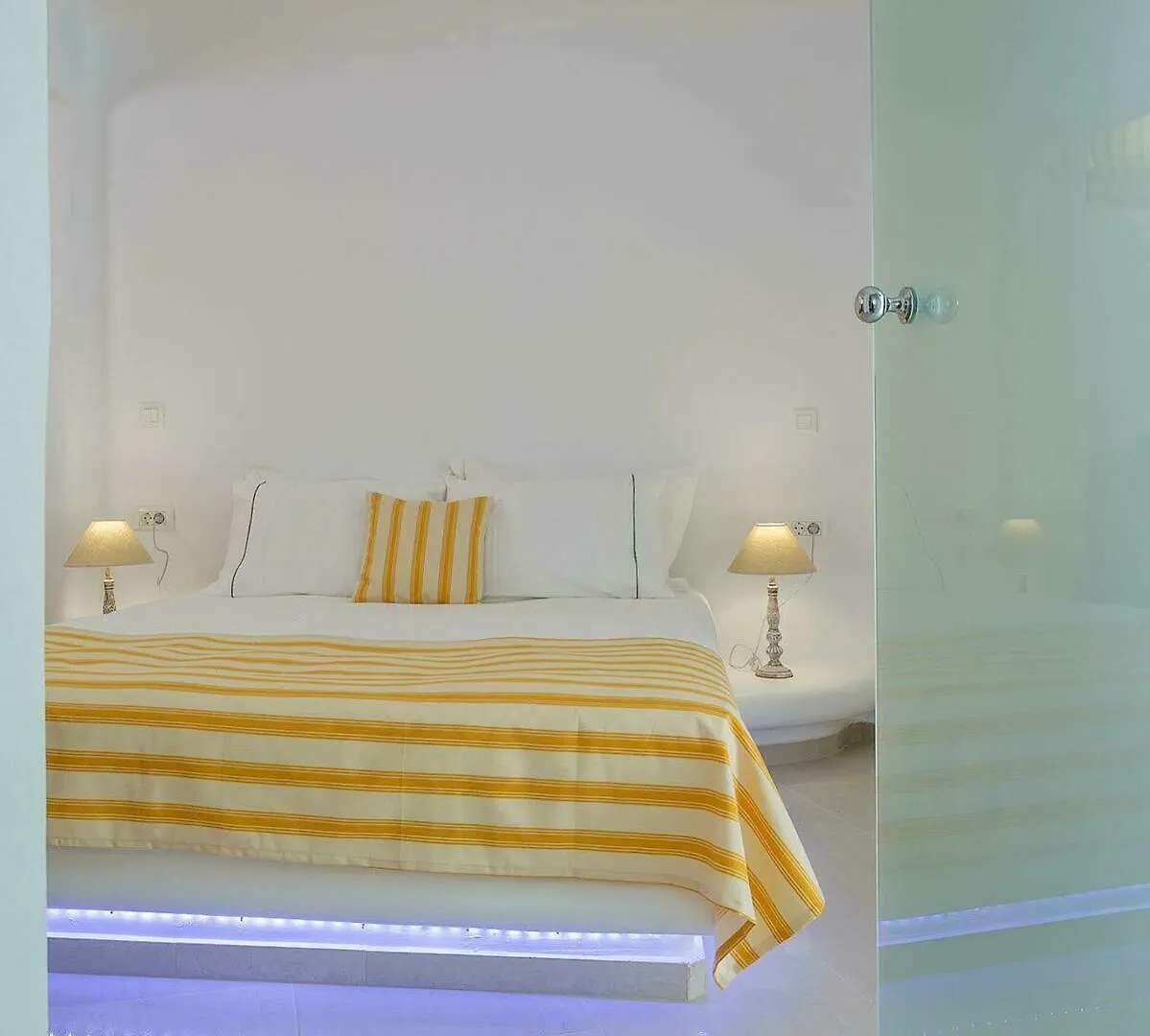 Colours Of Mykonos Luxury Residences & Suites Pszarú 4*,  Görögország